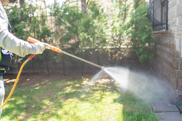 Best Insect Control  in Roberts, WI